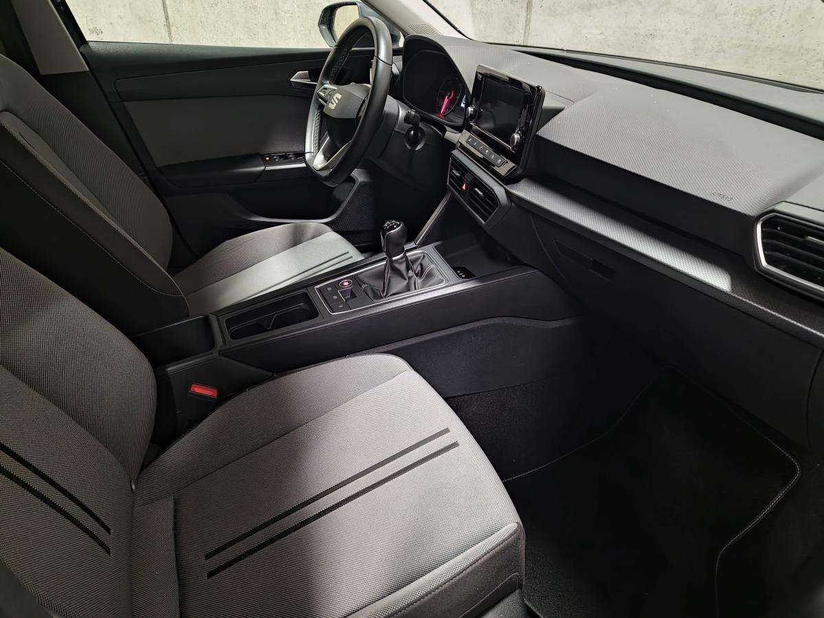 seat-leon-2023-diesel-1968cc