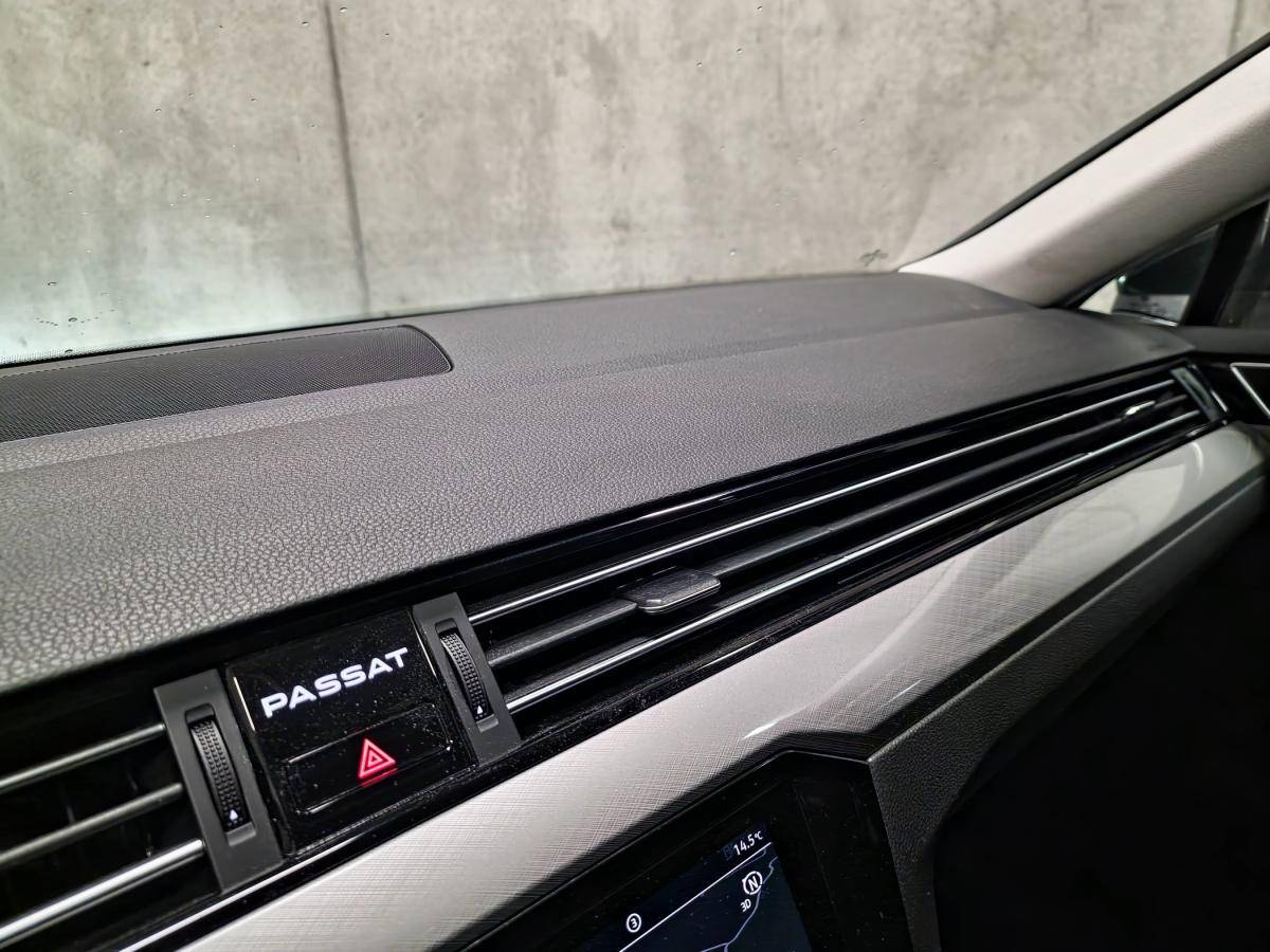 volkswagen-passat-variant-2023-hibrido-a-gasolina-1395cc
