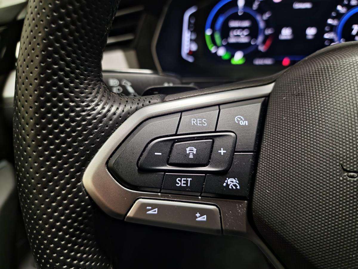 volkswagen-passat-variant-2023-hibrido-a-gasolina-1395cc