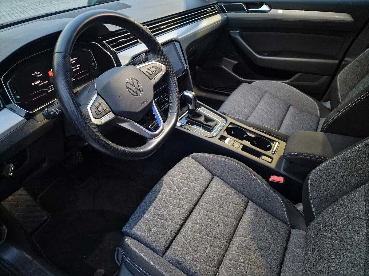 volkswagen-passat-variant-2023-hibrido-a-gasolina-1395cc