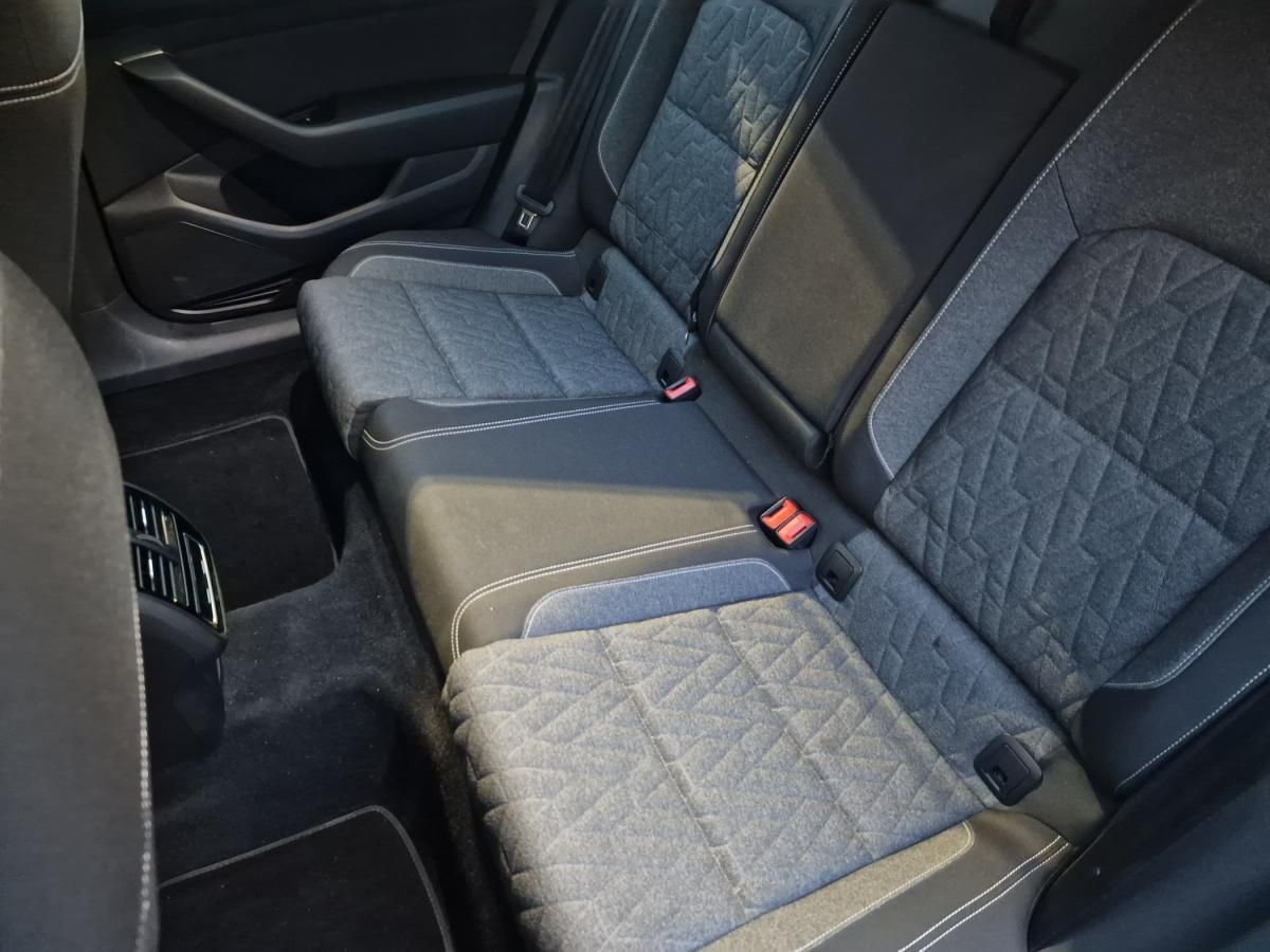 volkswagen-passat-variant-2023-hibrido-a-gasolina-1395cc