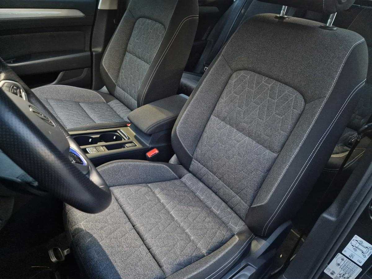 volkswagen-passat-variant-2023-hibrido-a-gasolina-1395cc