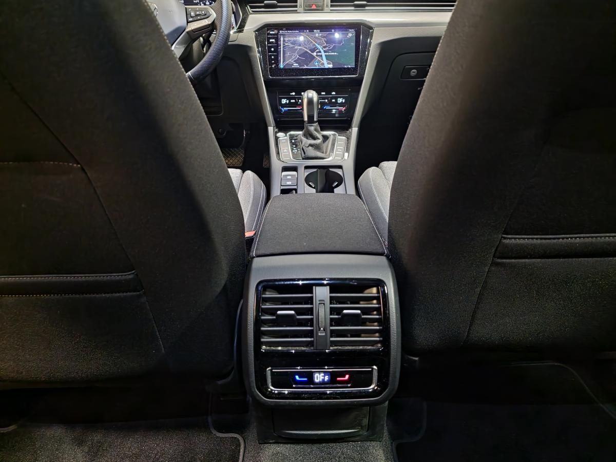 volkswagen-passat-variant-2023-hibrido-a-gasolina-1395cc
