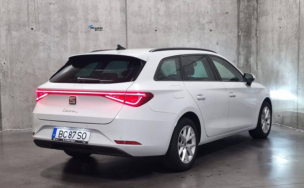 seat-leon-st-2023-gasolina-999cc