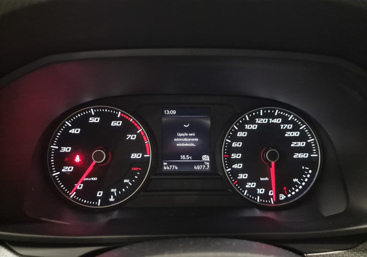 seat-leon-st-2023-gasolina-999cc