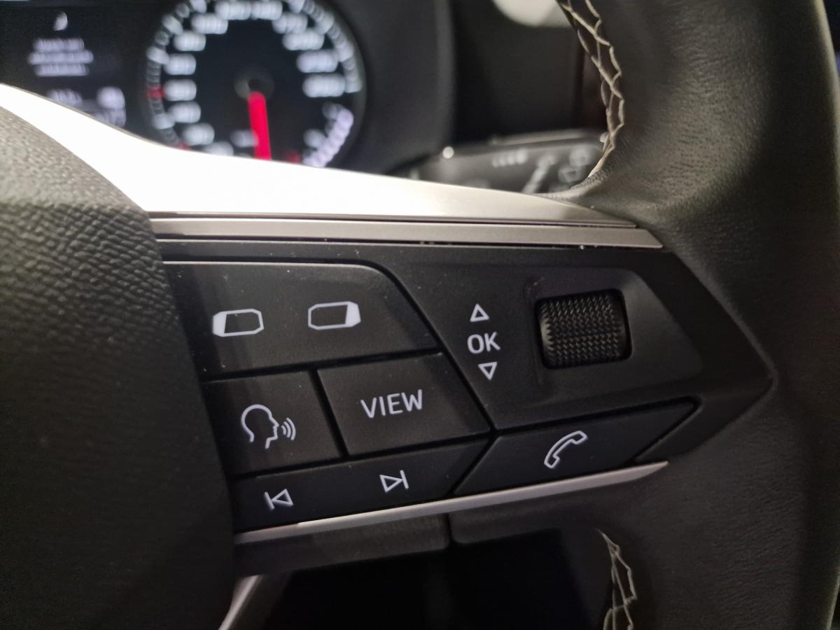 seat-leon-st-2023-gasolina-999cc