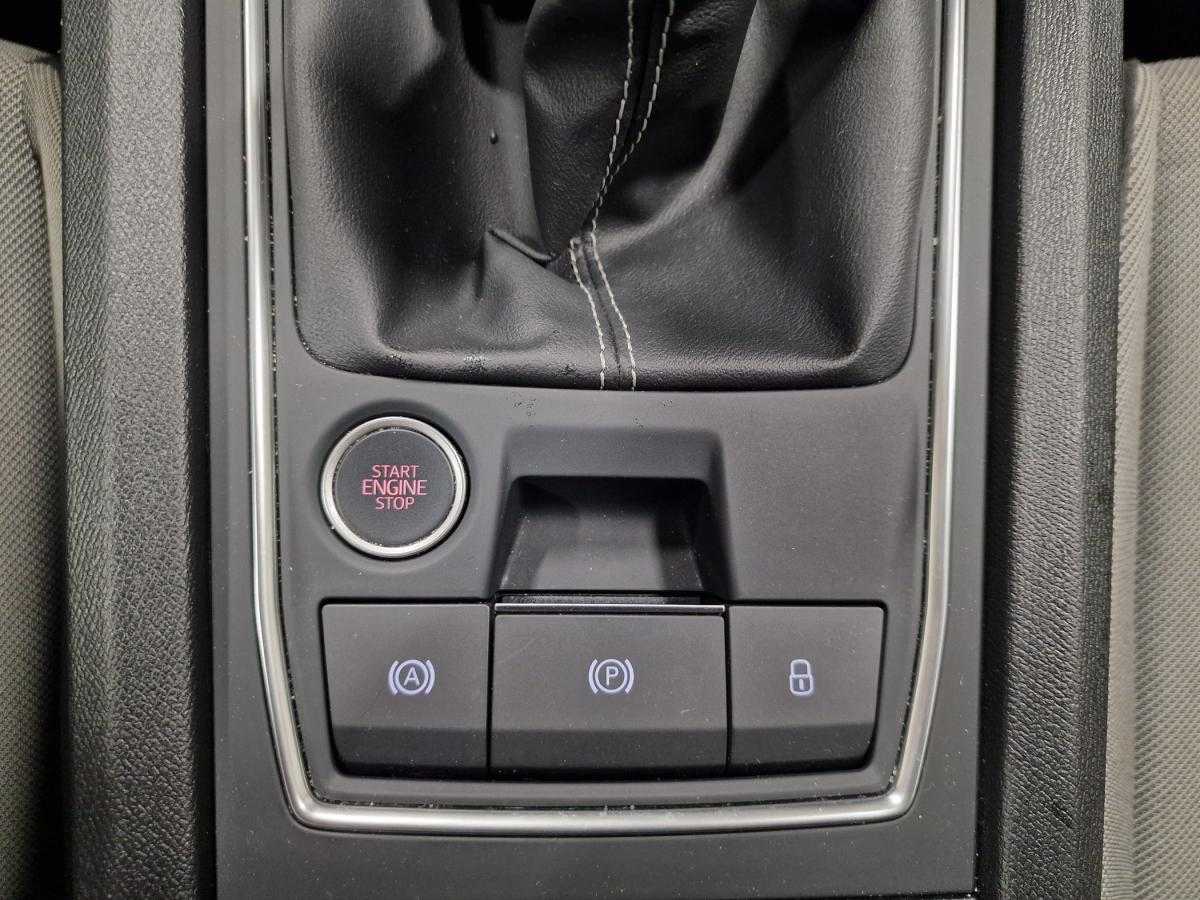seat-leon-st-2023-gasolina-999cc