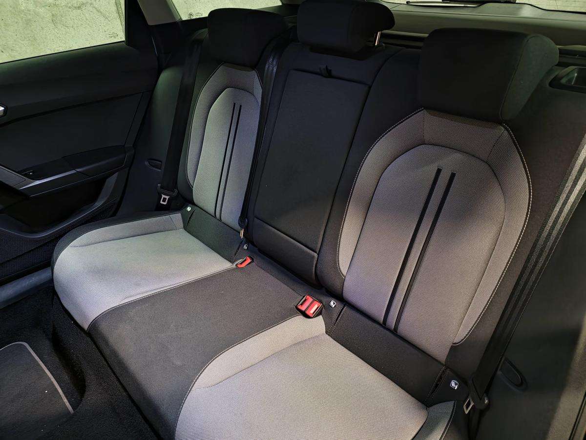 seat-leon-st-2023-gasolina-999cc
