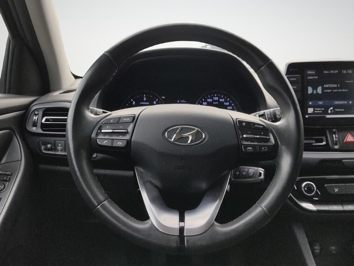 hyundai-i30-sw-2021-diesel-1598cc