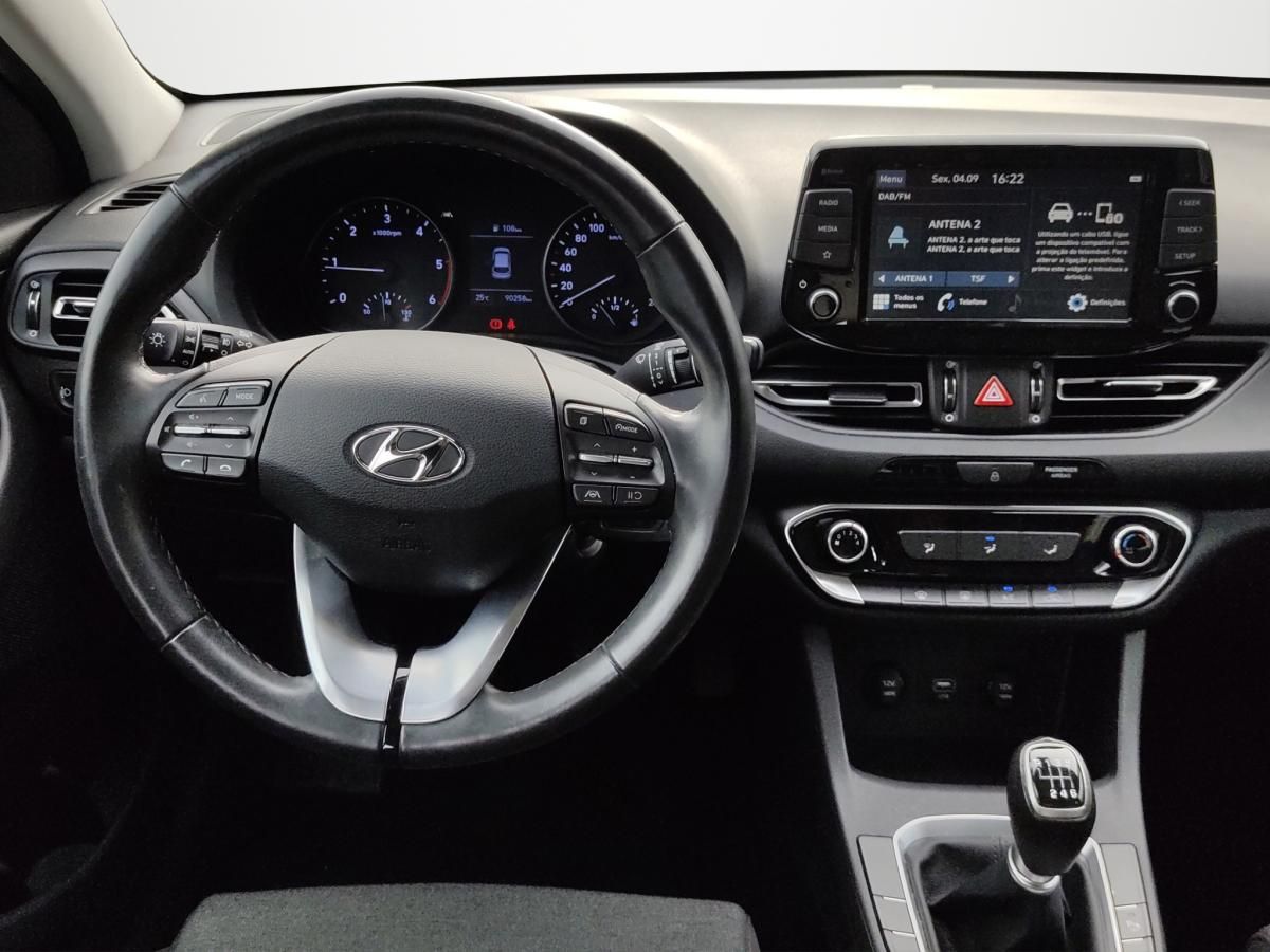 hyundai-i30-sw-2021-diesel-1598cc