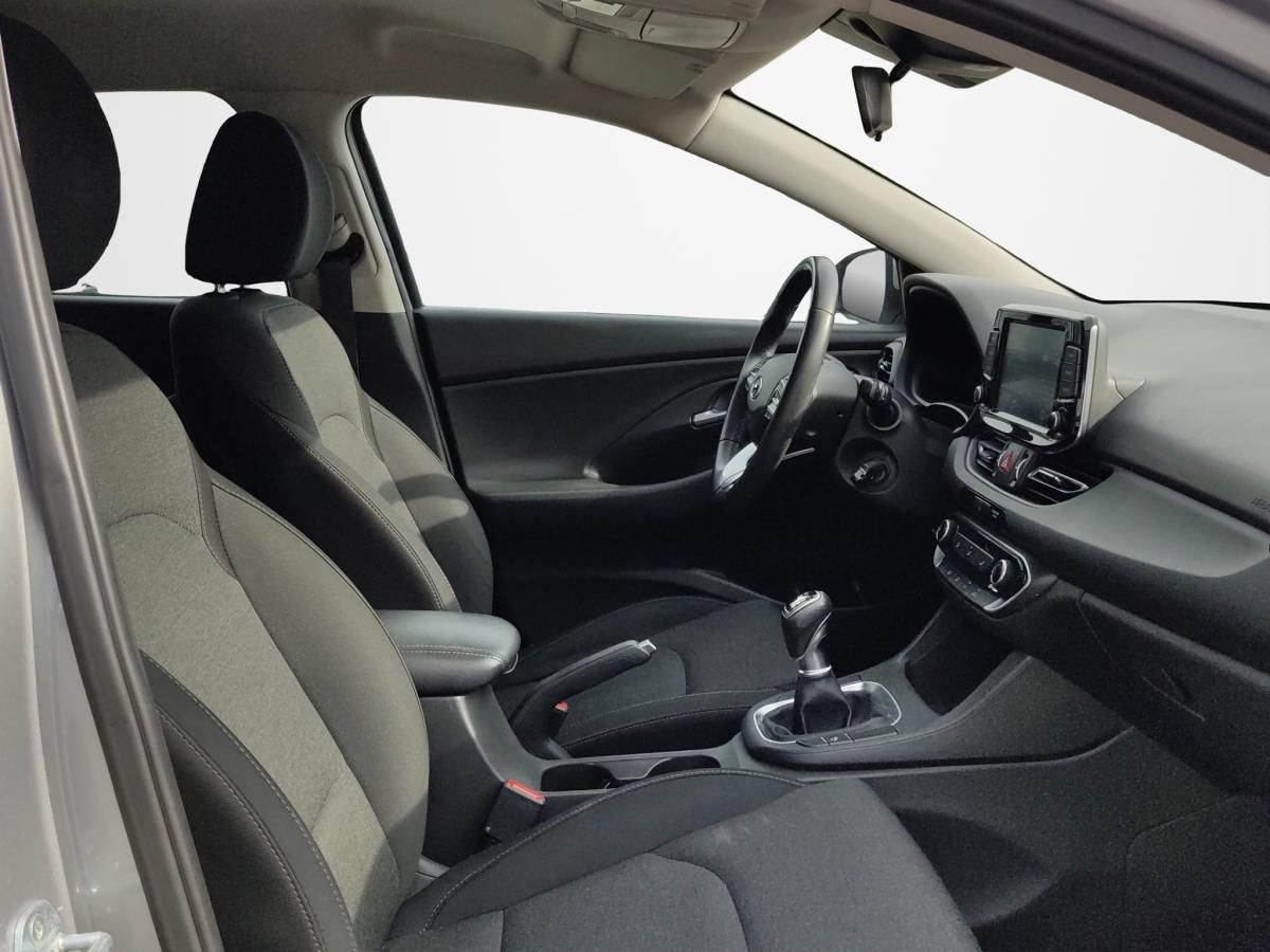 hyundai-i30-sw-2021-diesel-1598cc