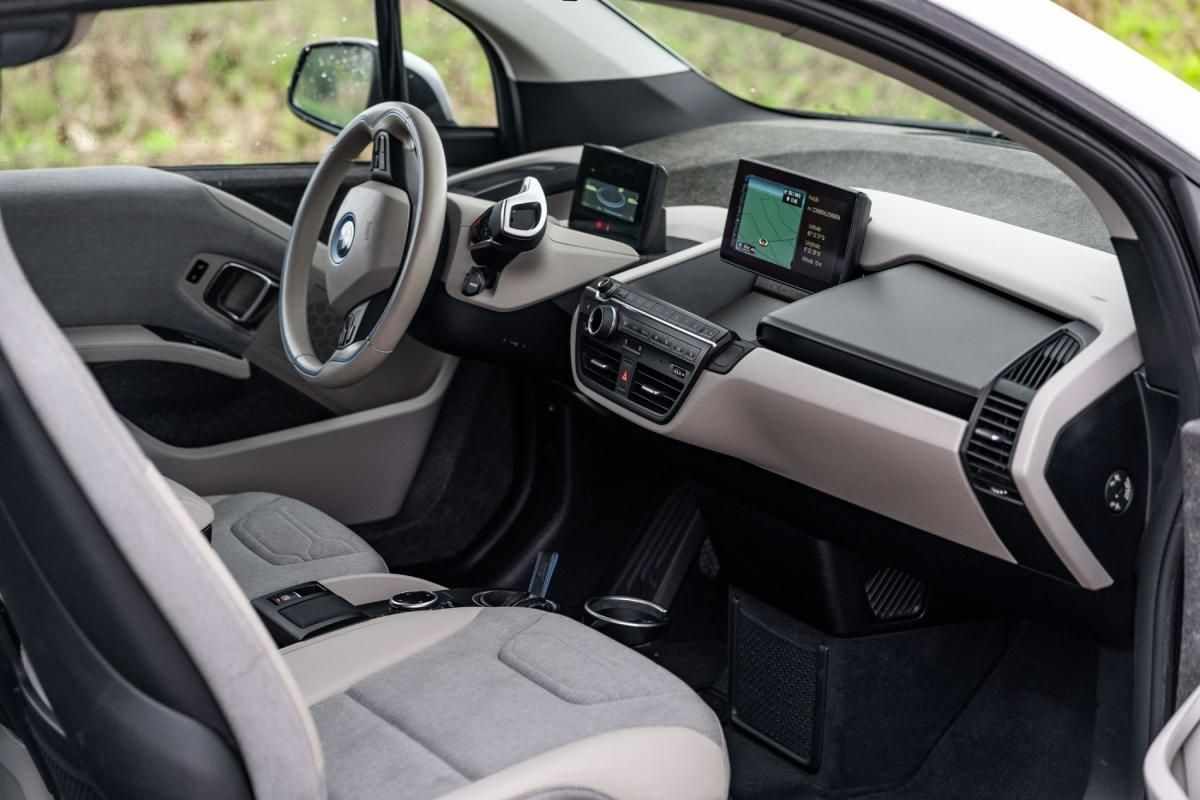 bmw-i3-2014-eletrico-500cc