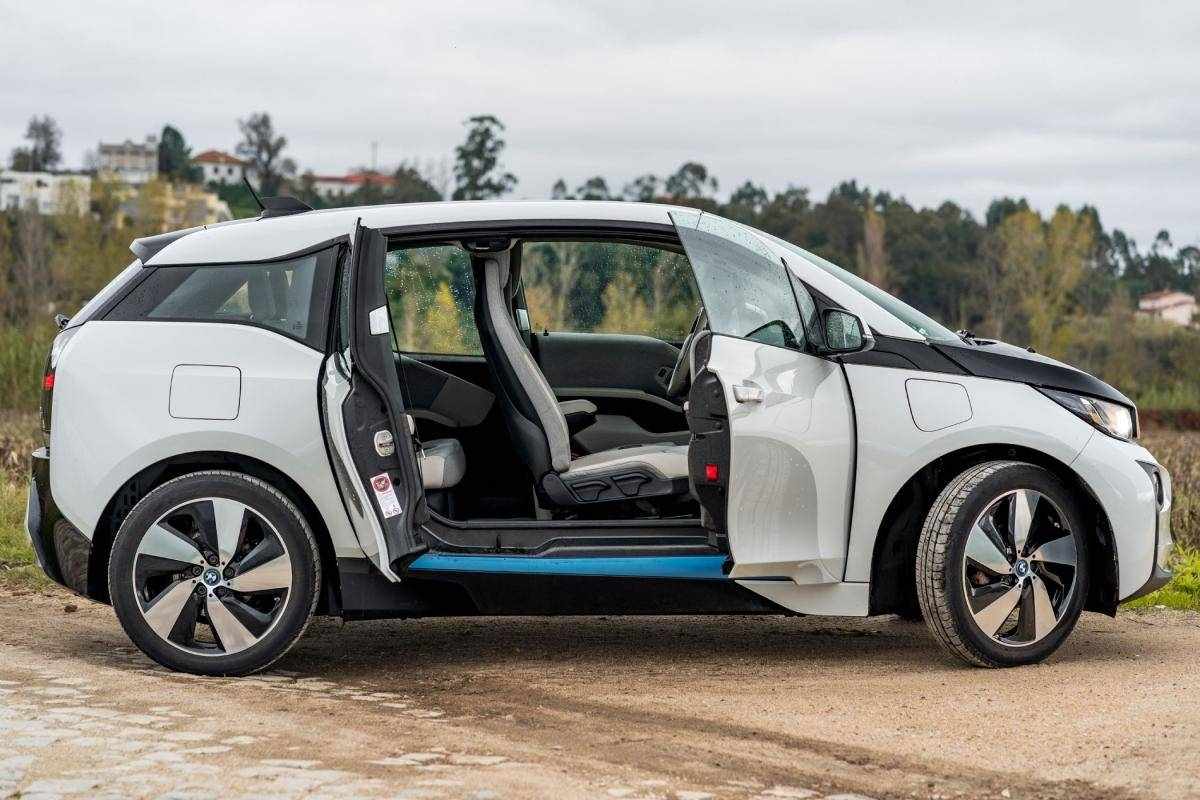 bmw-i3-2014-eletrico-500cc