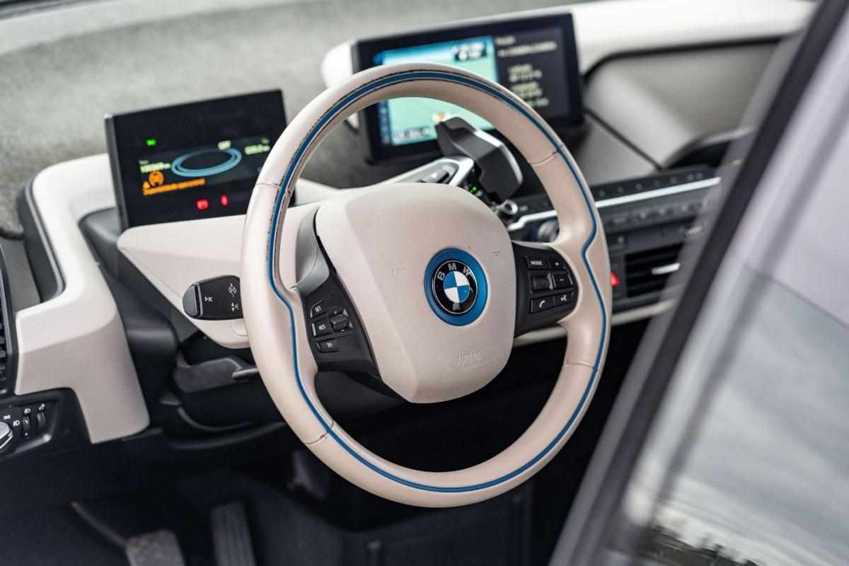 bmw-i3-2014-eletrico-500cc
