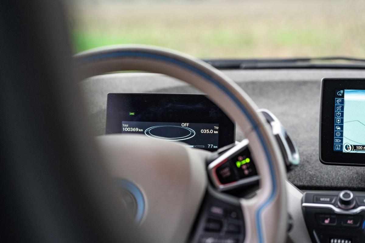 bmw-i3-2014-eletrico-500cc