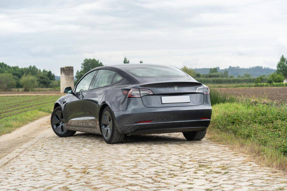tesla-model-3-2022-eletrico-500cc
