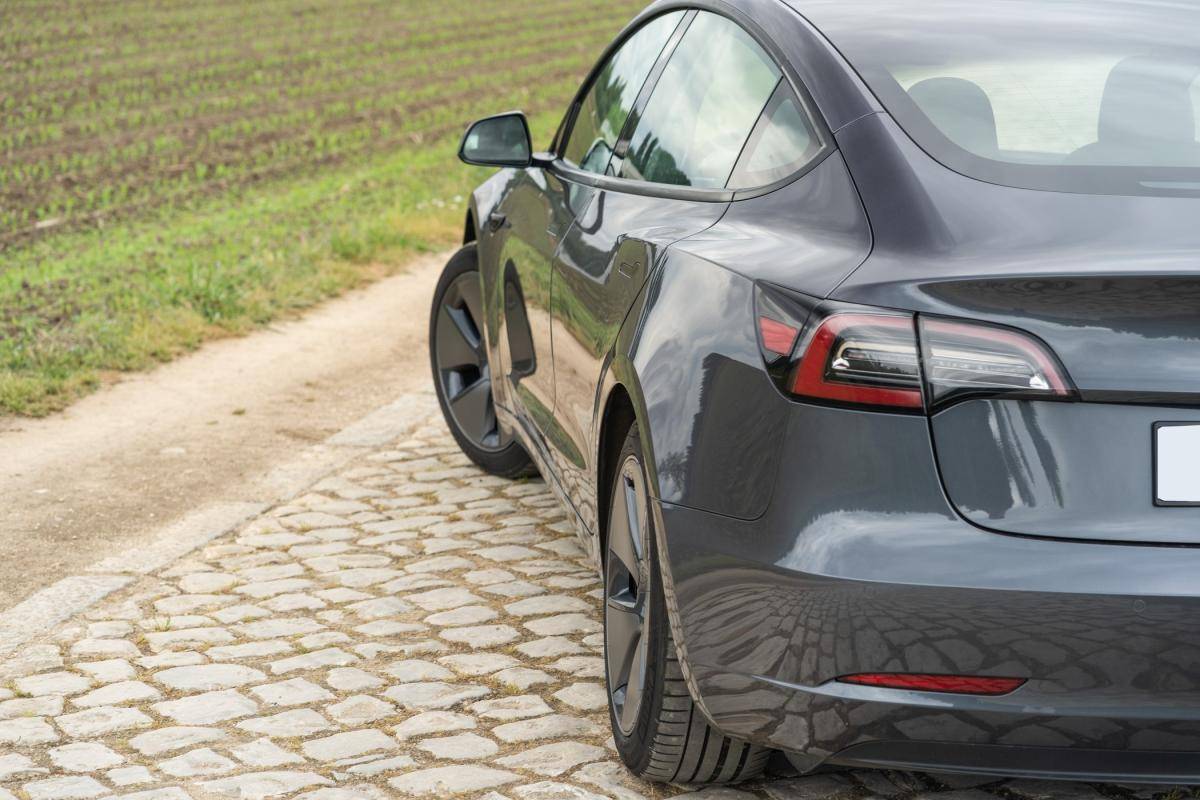 tesla-model-3-2022-eletrico-500cc