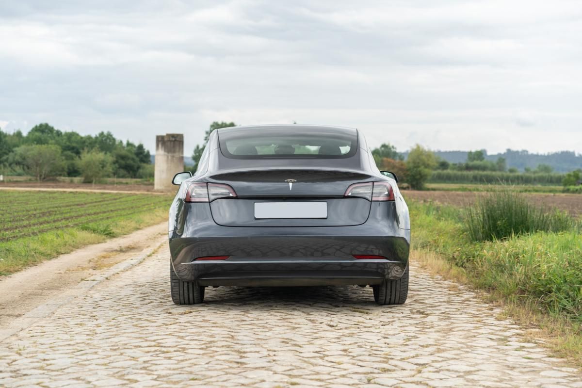 tesla-model-3-2022-eletrico-500cc