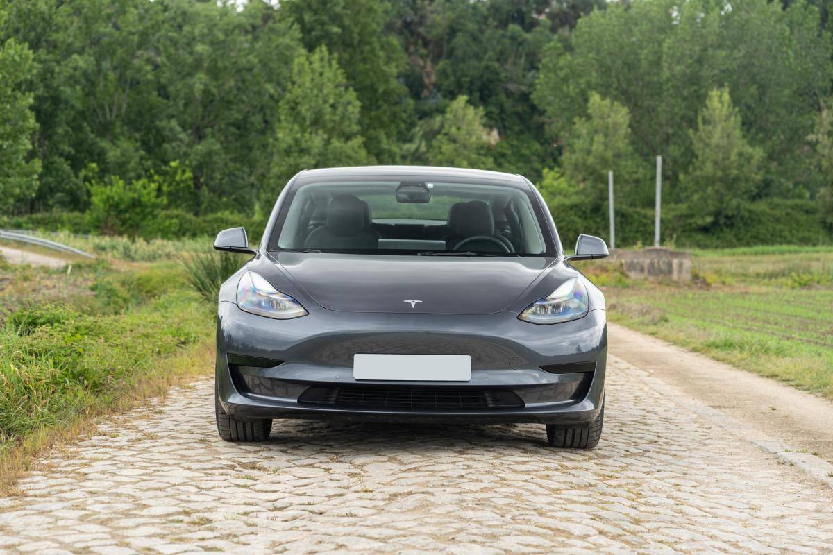 tesla-model-3-2022-eletrico-500cc
