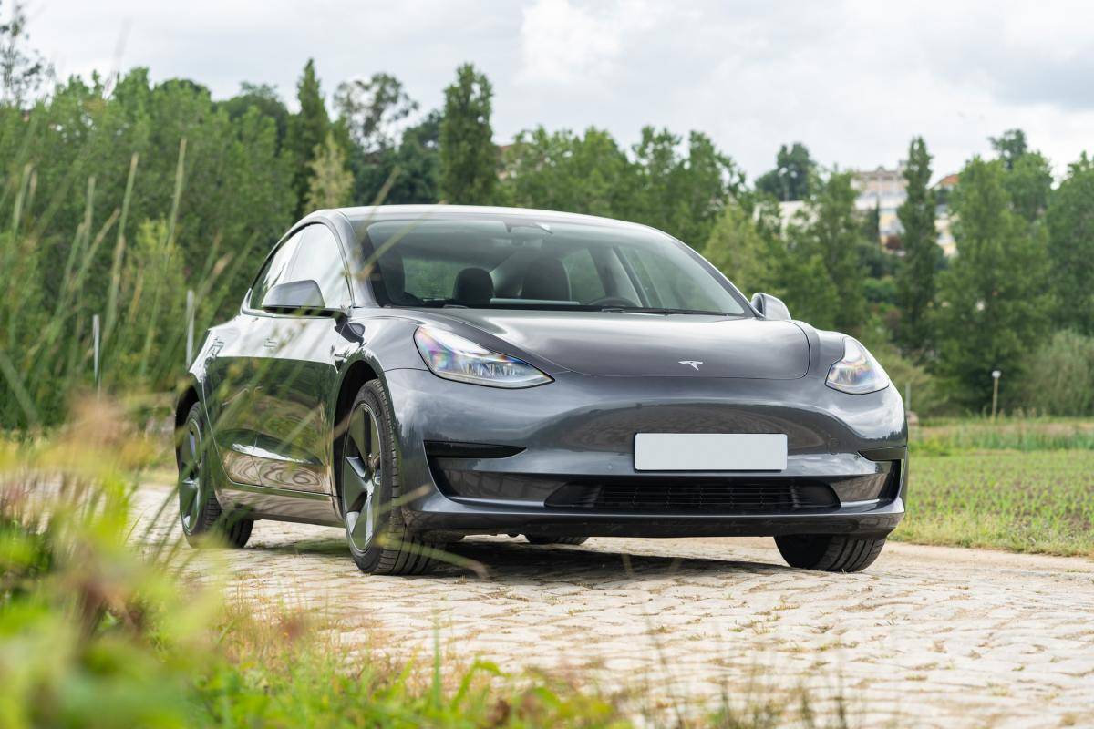 tesla-model-3-2022-eletrico-500cc