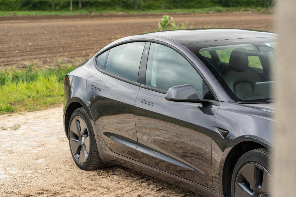 tesla-model-3-2022-eletrico-500cc