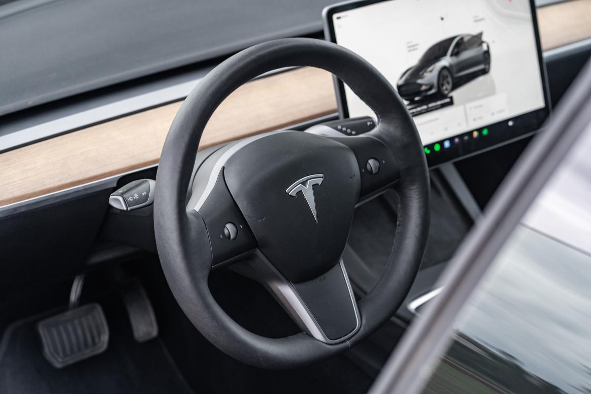 tesla-model-3-2022-eletrico-500cc