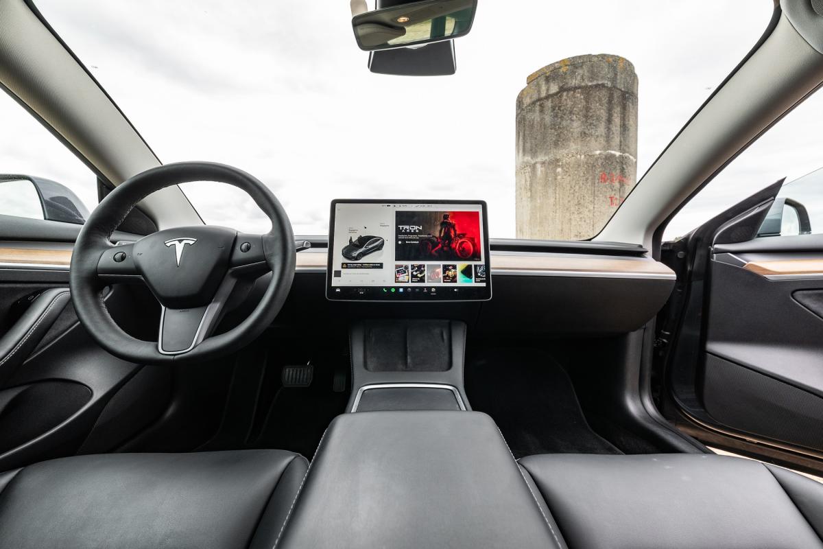 tesla-model-3-2022-eletrico-500cc
