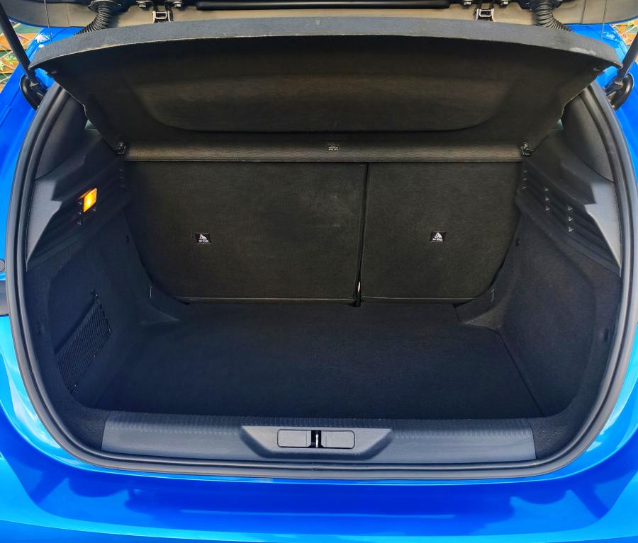 peugeot-308-2023-gasolina-1199cc