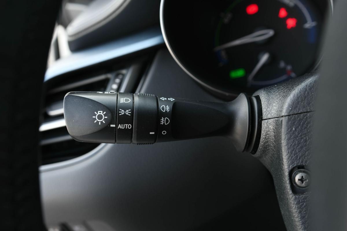 toyota-c-hr-2021-hibrido-a-gasolina-1798cc