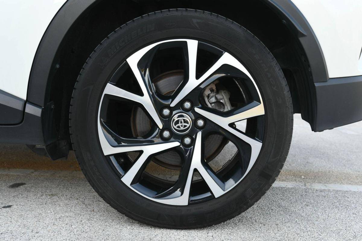 toyota-c-hr-2021-hibrido-a-gasolina-1798cc