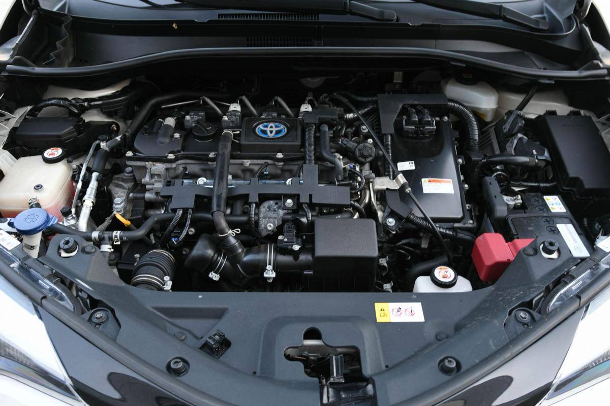 toyota-c-hr-2021-hibrido-a-gasolina-1798cc