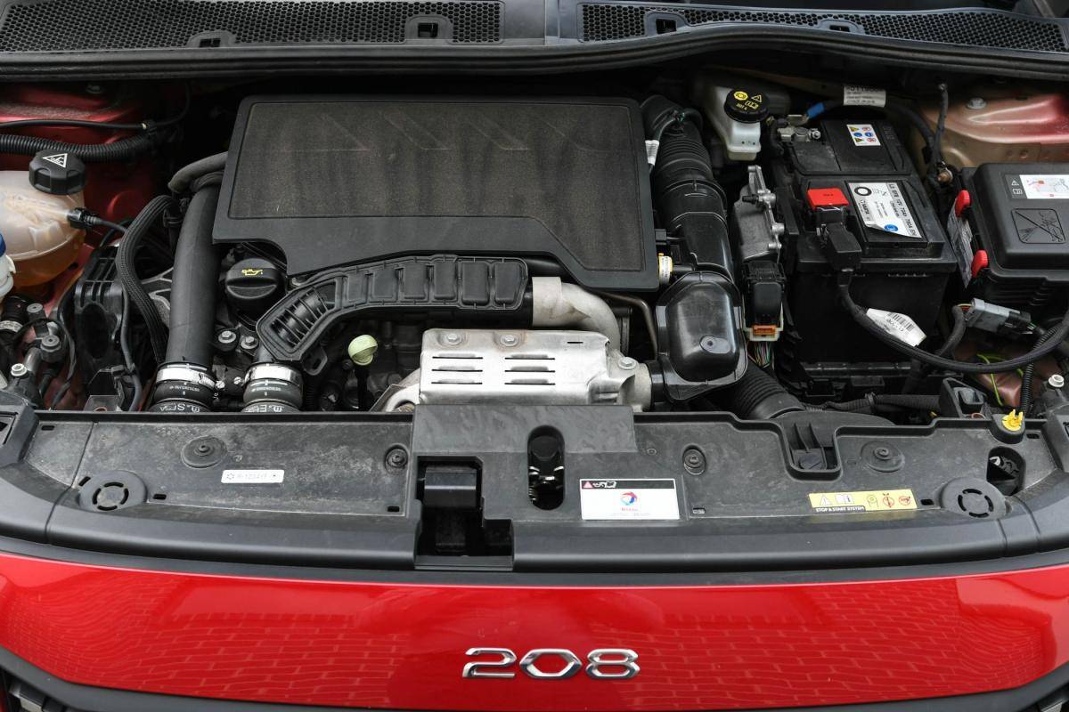 peugeot-208-2022-gasolina-1199cc