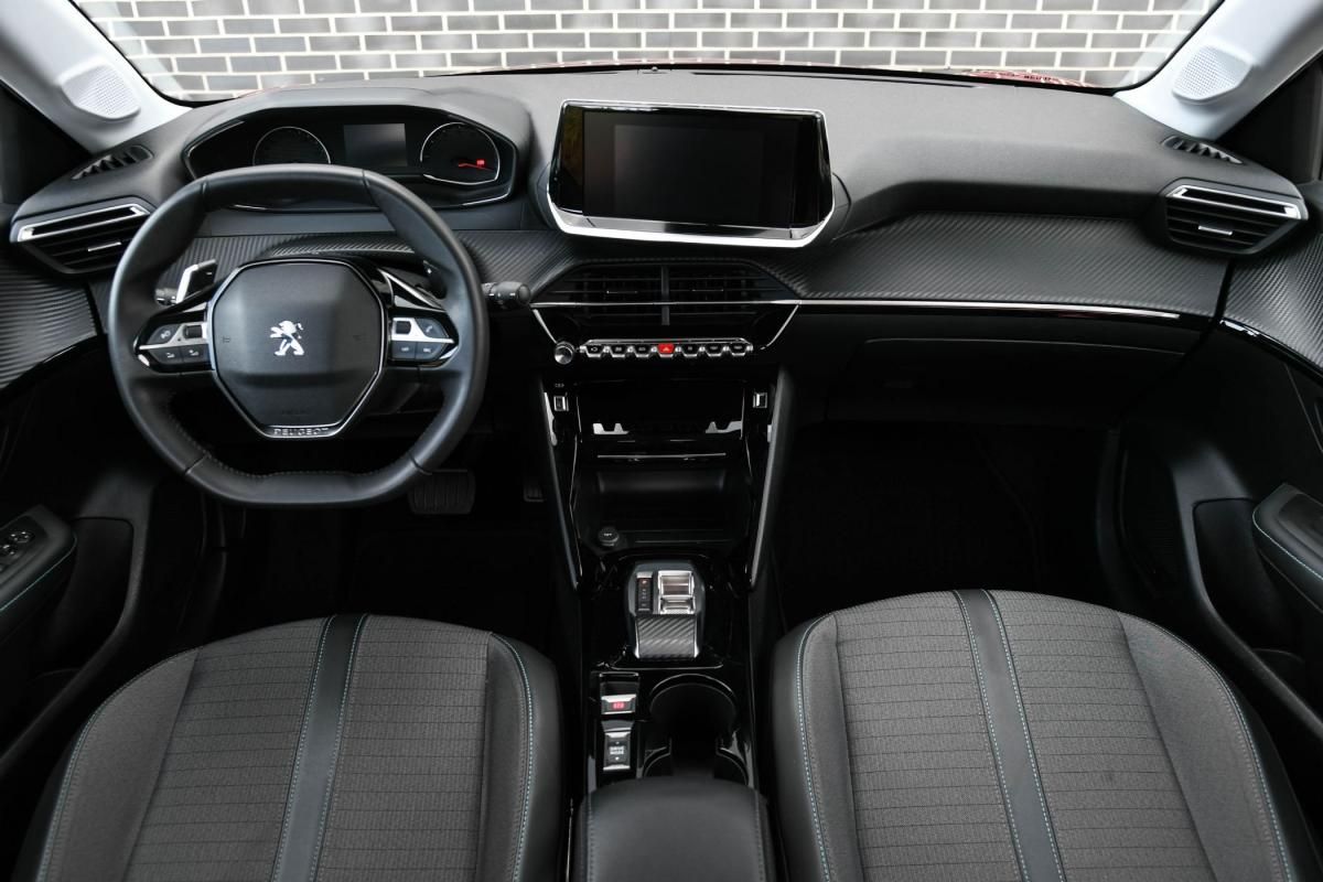 peugeot-208-2022-gasolina-1199cc