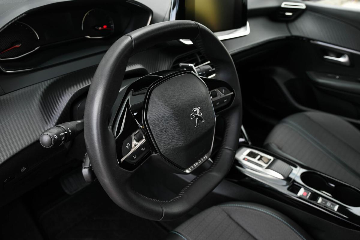 peugeot-208-2022-gasolina-1199cc