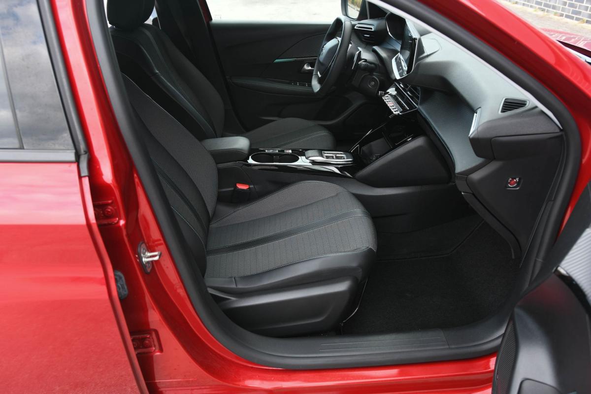 peugeot-208-2022-gasolina-1199cc
