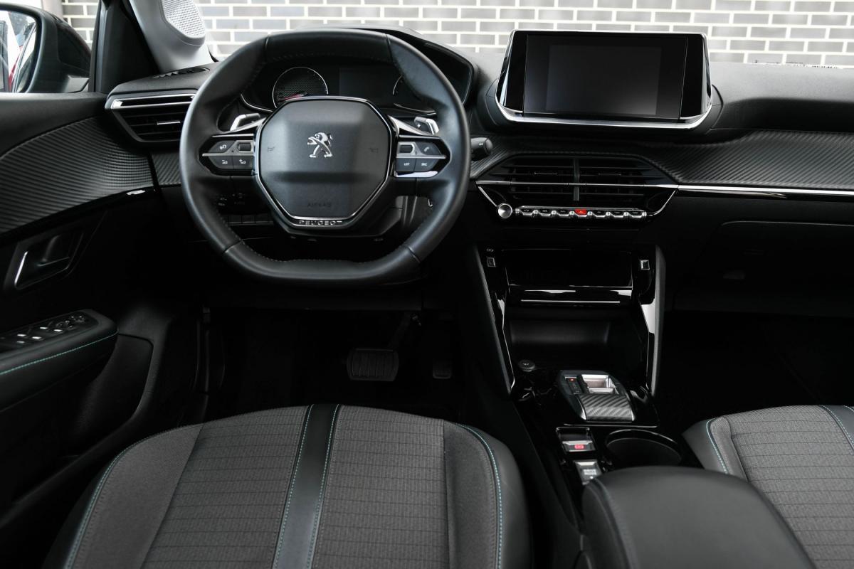 peugeot-208-2022-gasolina-1199cc