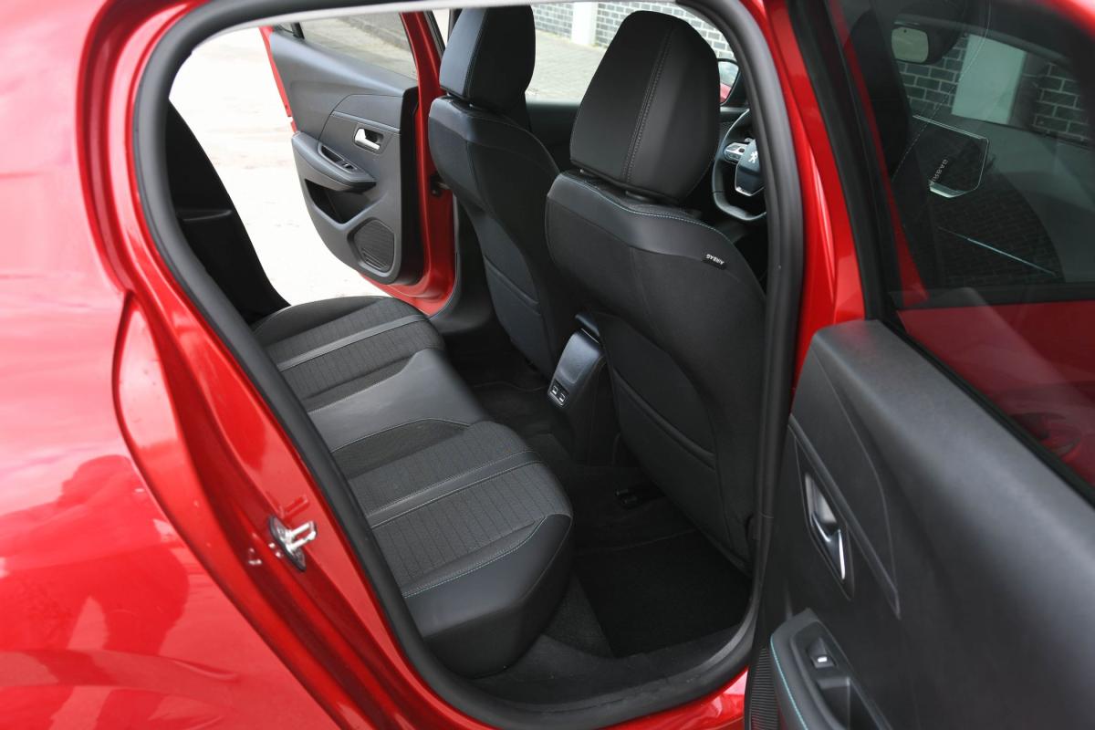 peugeot-208-2022-gasolina-1199cc