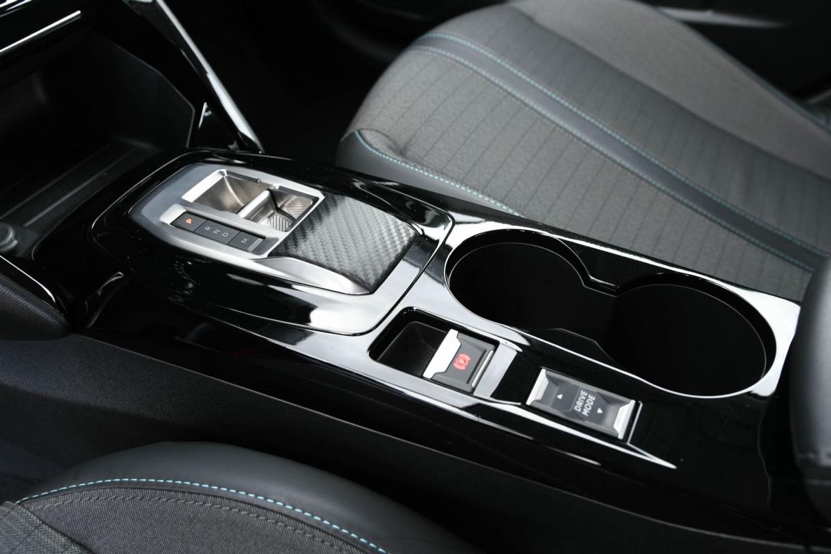 peugeot-208-2022-gasolina-1199cc