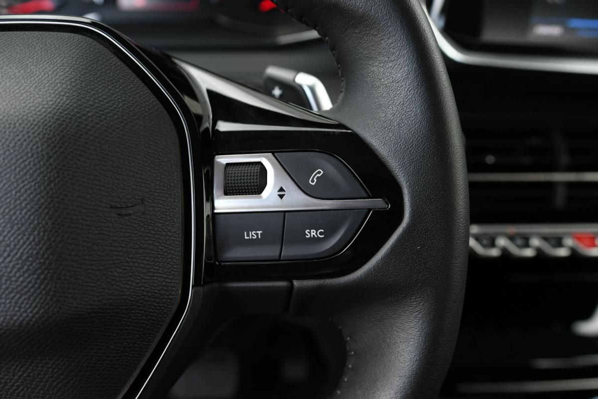 peugeot-208-2022-gasolina-1199cc