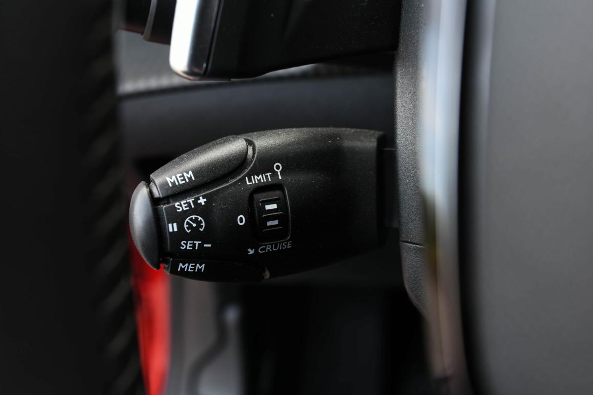 peugeot-208-2022-gasolina-1199cc