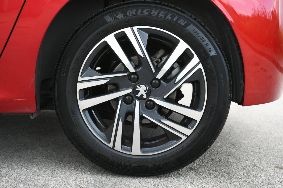 peugeot-208-2022-gasolina-1199cc