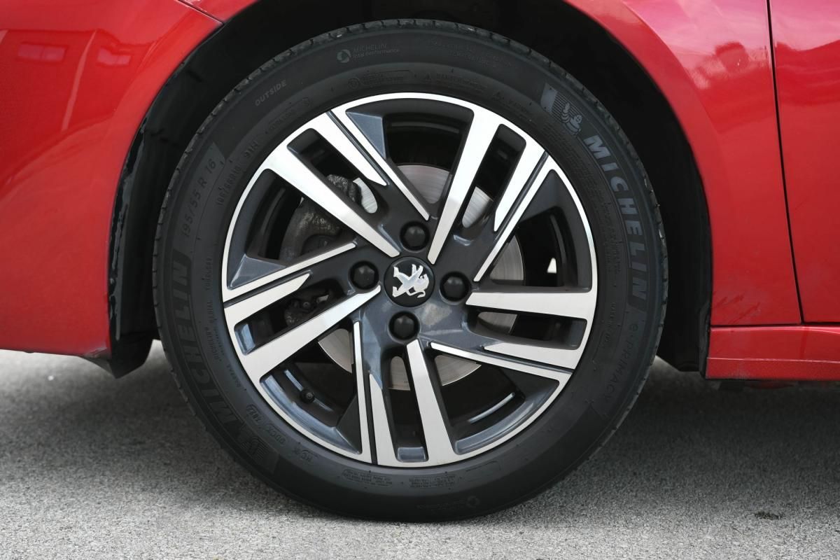 peugeot-208-2022-gasolina-1199cc