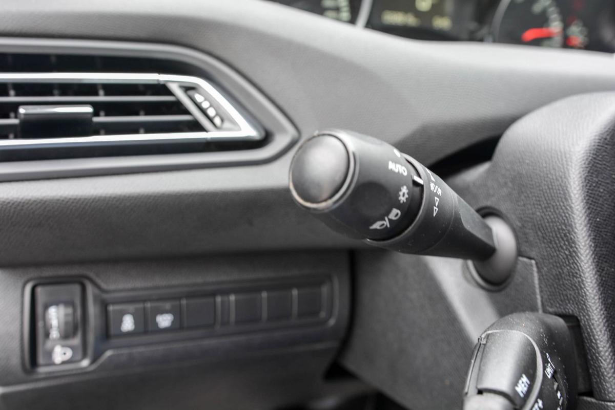 peugeot-308-2015-diesel-1560cc
