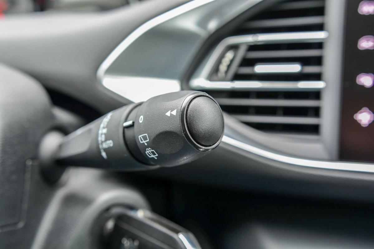 peugeot-308-2015-diesel-1560cc