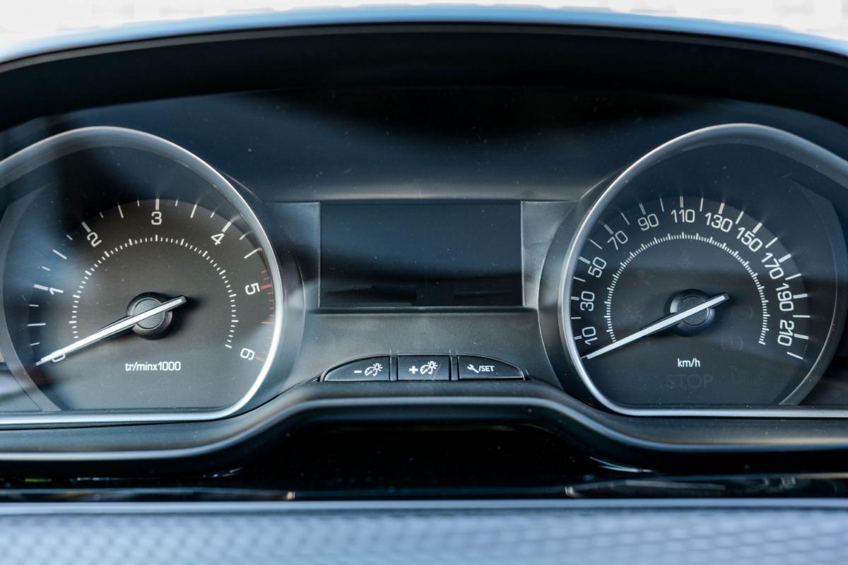 peugeot-2008-2019-diesel-1499cc
