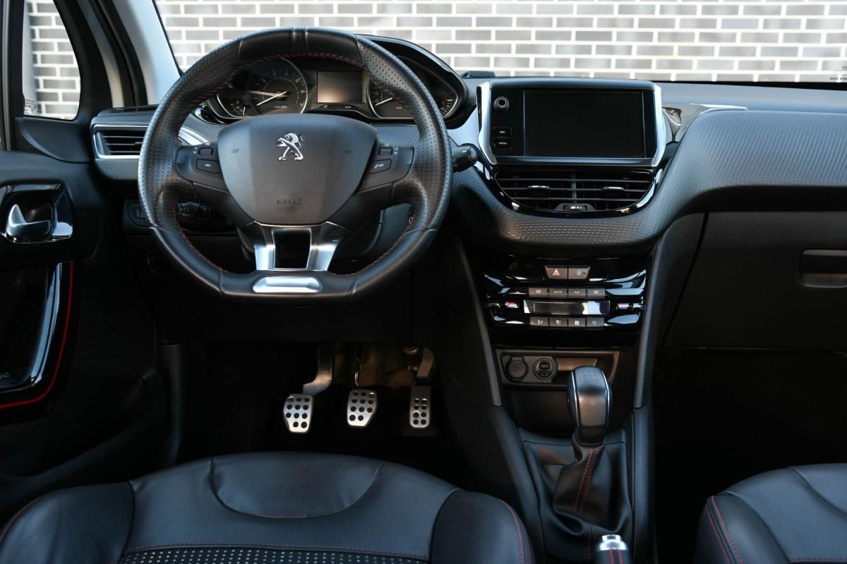 peugeot-208-2016-gasolina-1199cc
