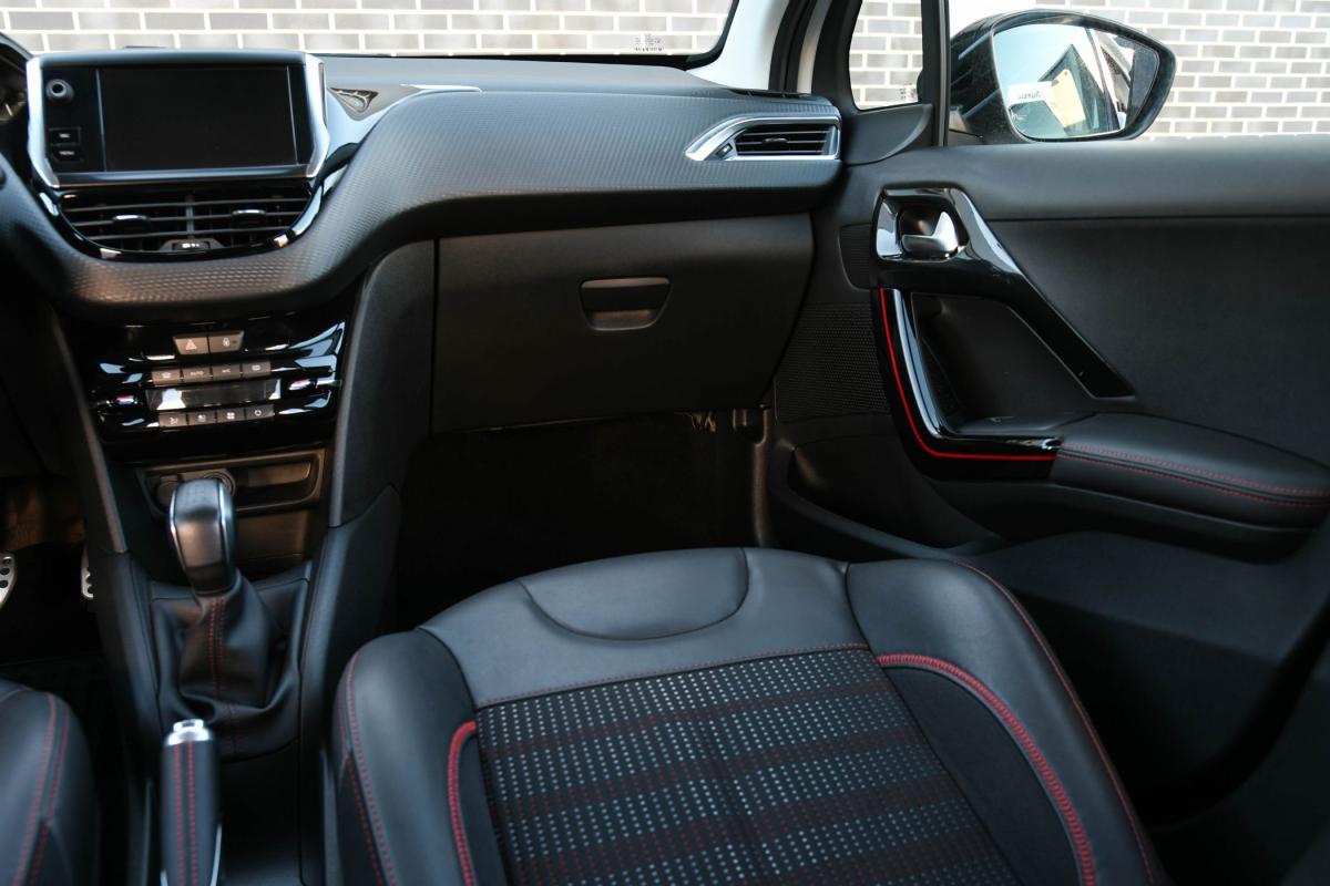 peugeot-208-2016-gasolina-1199cc