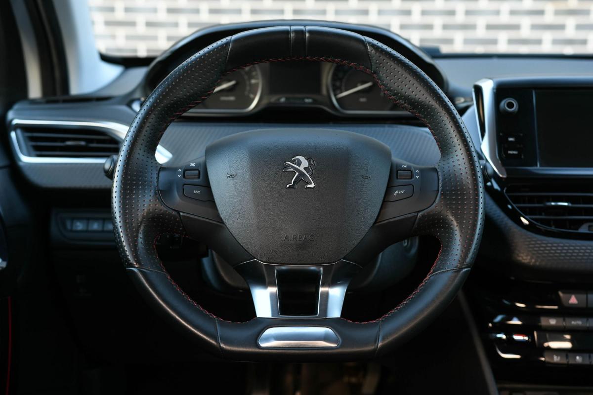 peugeot-208-2016-gasolina-1199cc