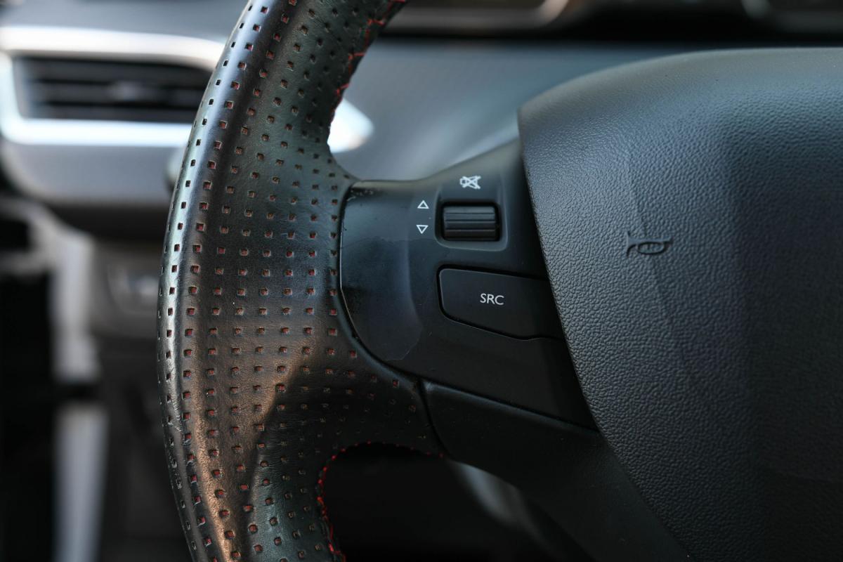 peugeot-208-2016-gasolina-1199cc