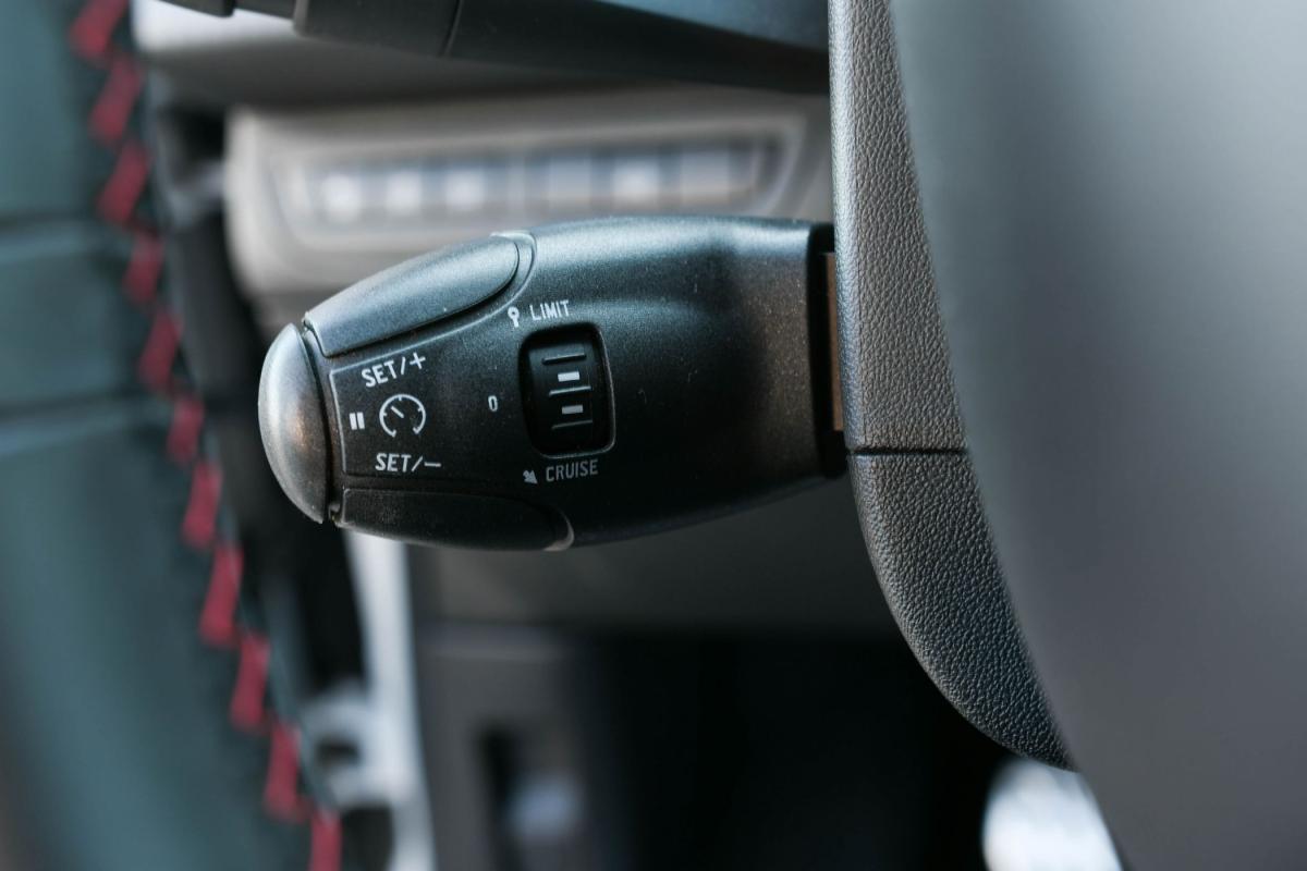peugeot-208-2016-gasolina-1199cc